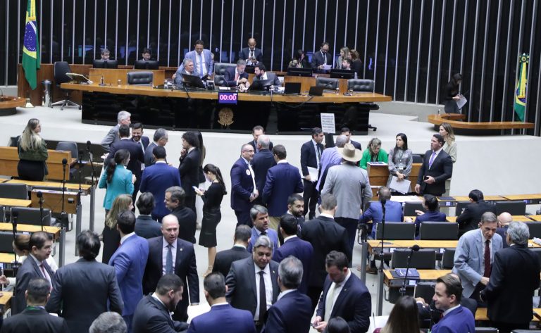 Aprovada urgência para projeto que prorroga prazo de benefícios a usinas de energia eólica ou solar – Notícias
