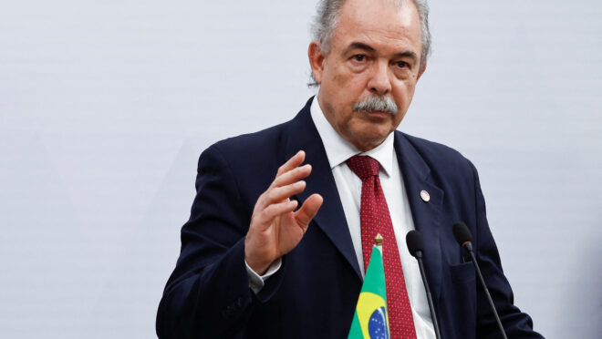 BNDES teve queda em consultas por empréstimos, diz Mercadante