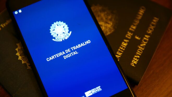 Brasil abre 131,8 mil empregos formais em maio