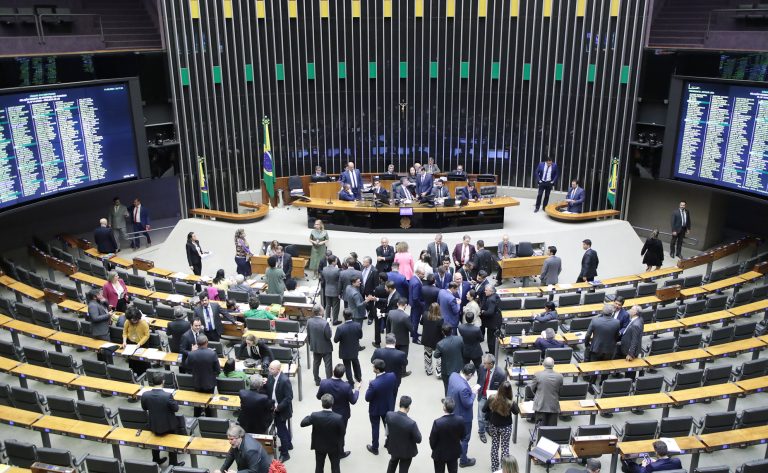 Câmara conclui votação de incentivo para veículos menos poluentes e taxa de importados até 50 dólares; texto vai à sanção – Notícias