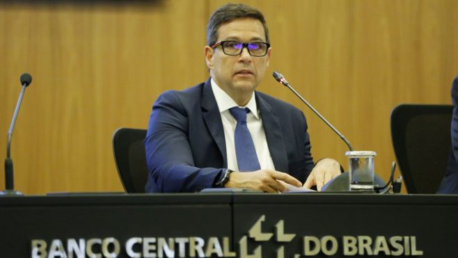 Campos Neto defende autonomia ao receber prêmio de “Banco Central do Ano”