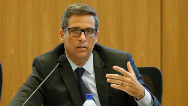 Campos Neto diz que crítica de Lula atrapalha controle da inflação