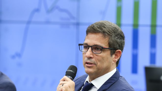 “Cenário para juros não é de alta nem de queda”, diz Campos Neto