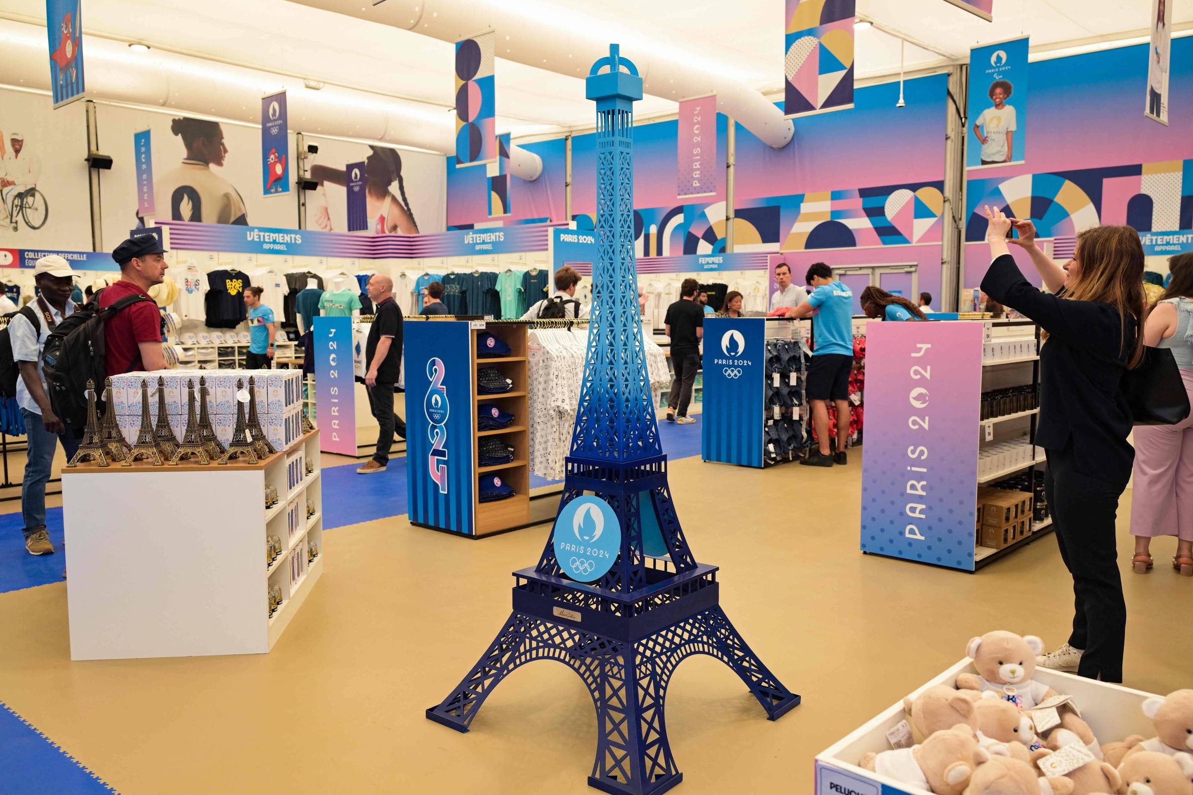 Champs Elysées ganha megaloja olímpica perto dos Jogos – 27/06/2024 – Esporte