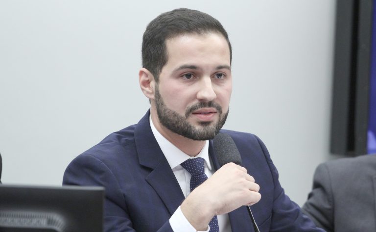 Comissão de Turismo aprova critérios para tributação de empresas de formatura – Notícias