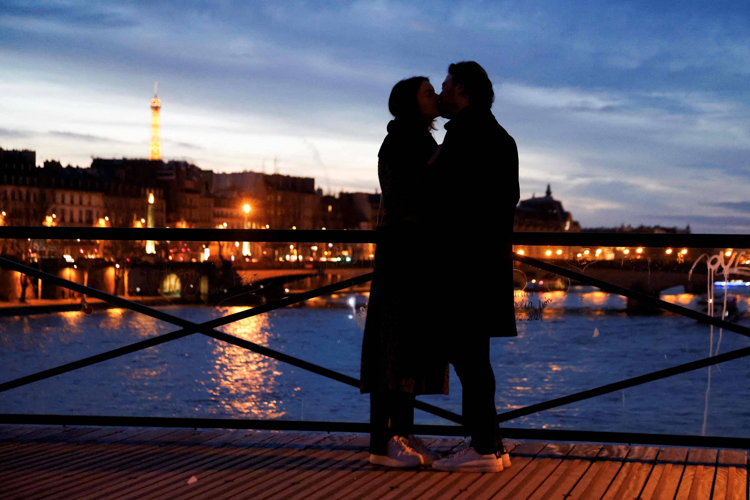 Datafolha: Paris é o destino preferido para lua de mel – 28/05/2024 – Turismo