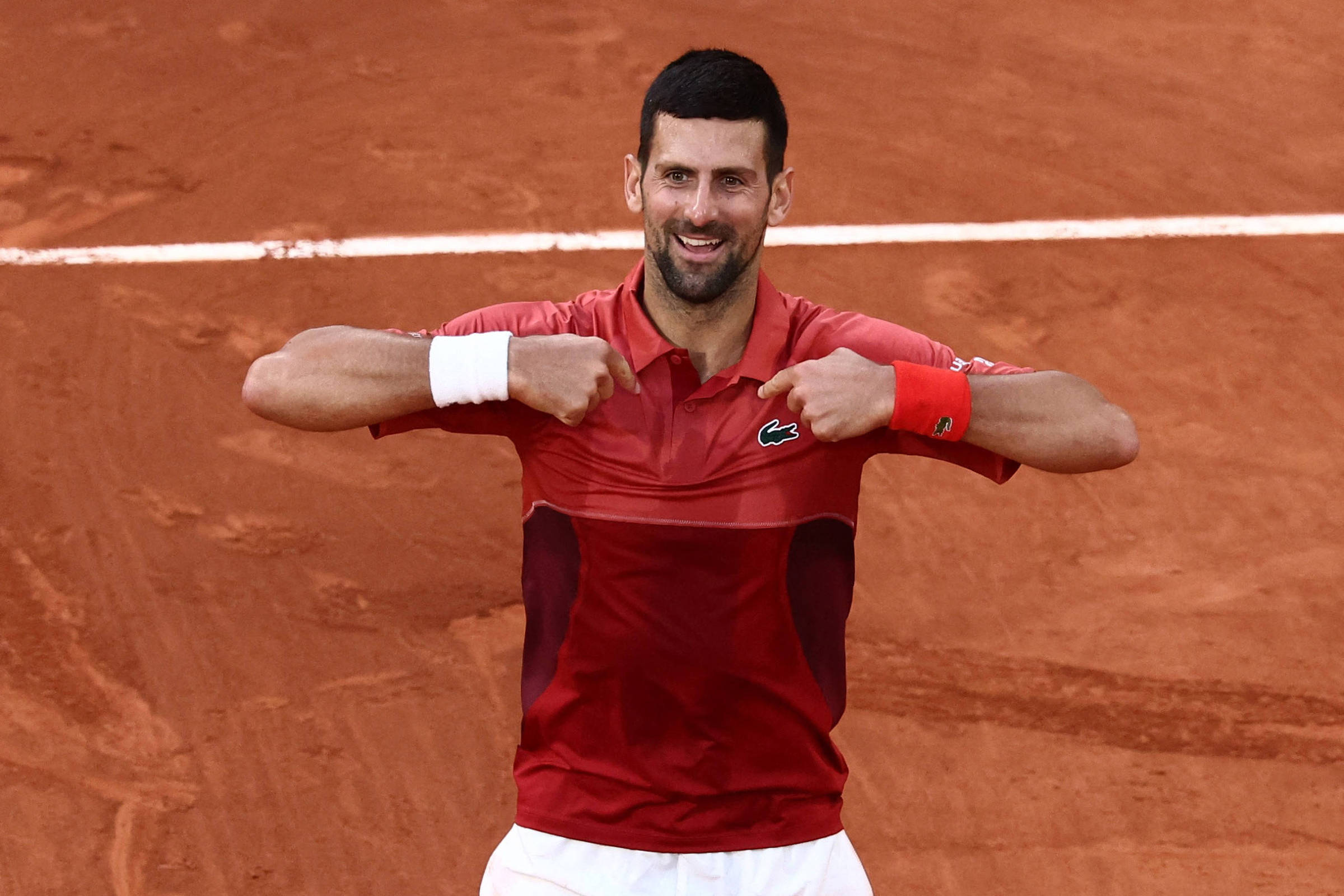 Djokovic escapa de eliminação e bate recorde de vitórias – 03/06/2024 – Esporte
