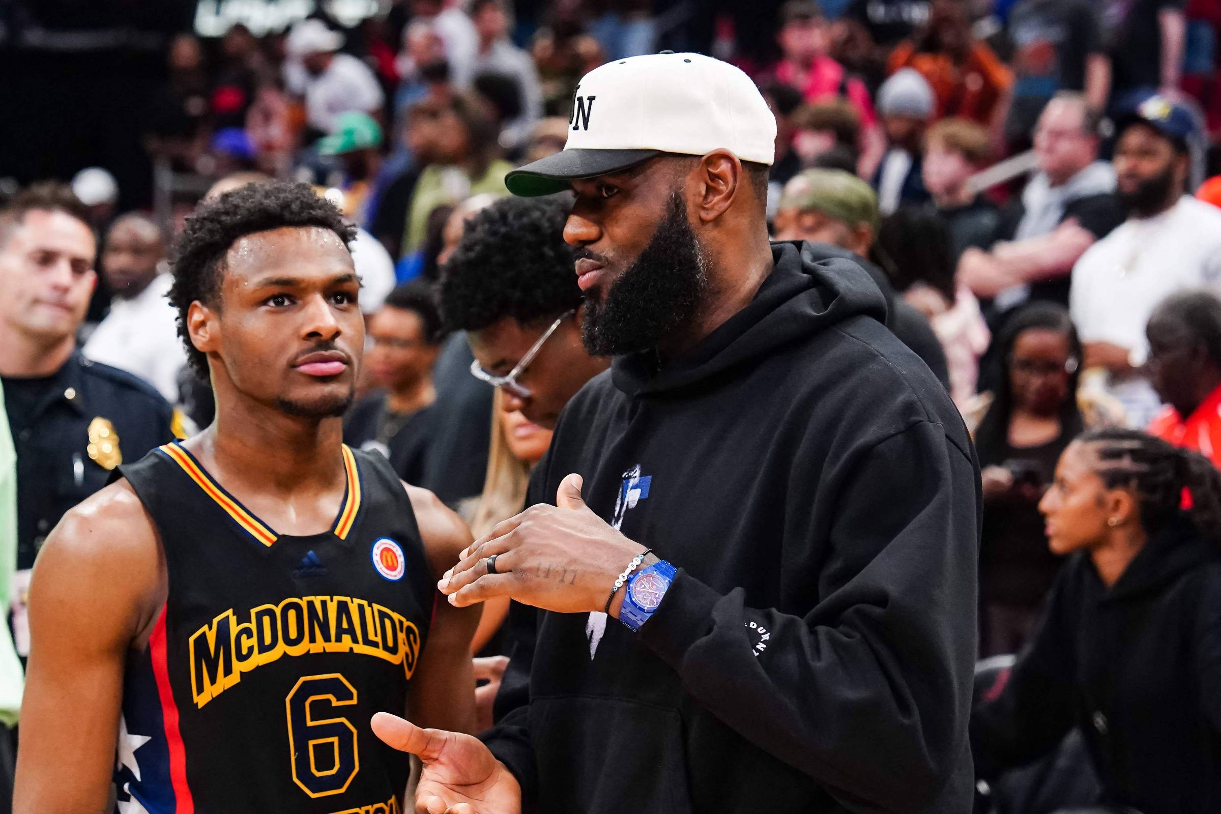 Filho de LeBron James é draftado pelos Los Angeles Lakers – 28/06/2024 – Esporte