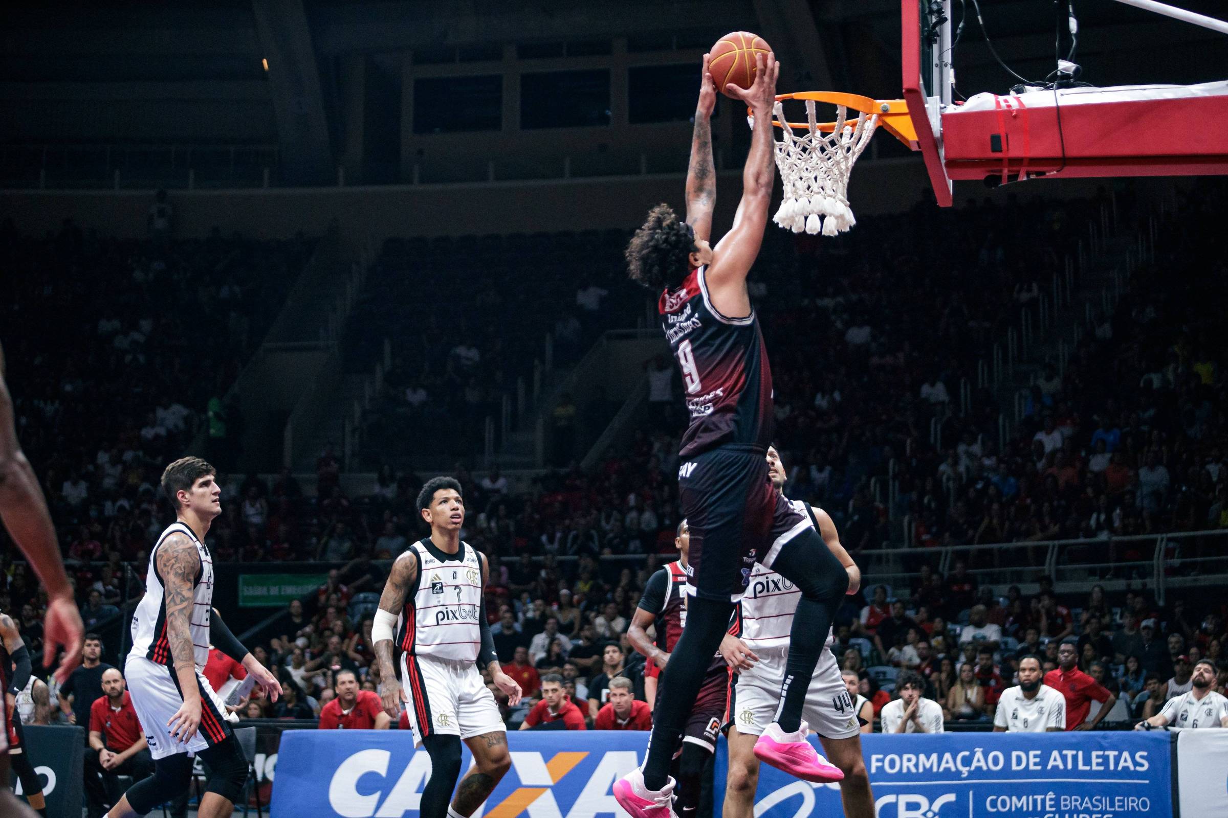 Franca conquista tri consecutivo do NBB e chega ao 45º título de sua história – 13/06/2024 – Esporte
