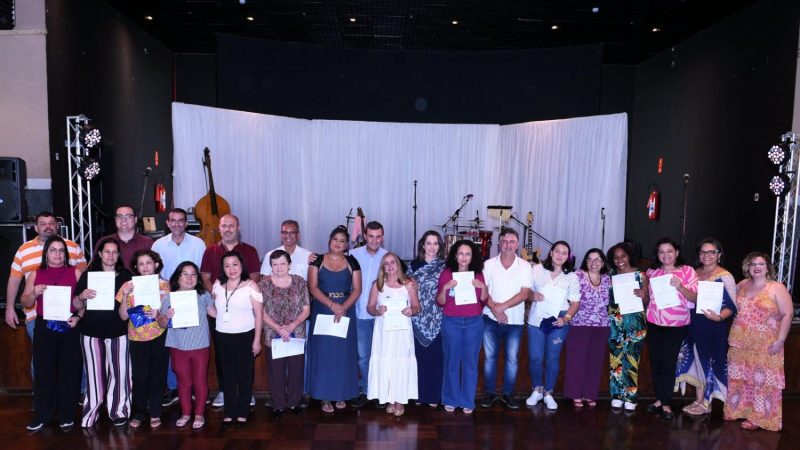 Funssol promove formatura para 280 participantes dos cursos Tesoura Encantada e Padaria Artesanal