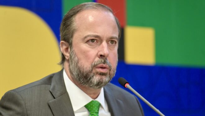 Governo endurece regras para distribuidoras de energia
