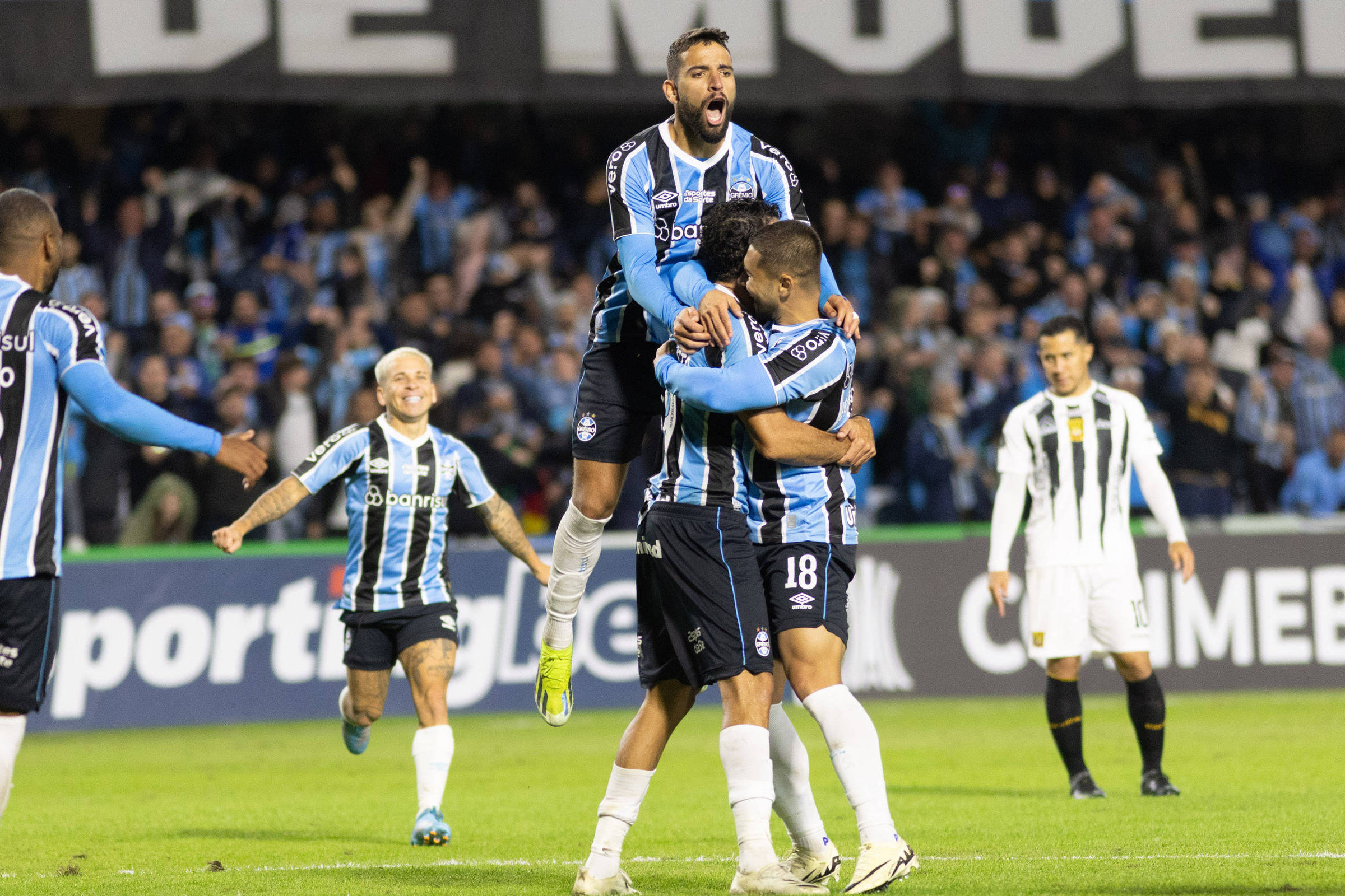 Grêmio volta ao futebol com vitória na Libertadores – 29/05/2024 – Esporte