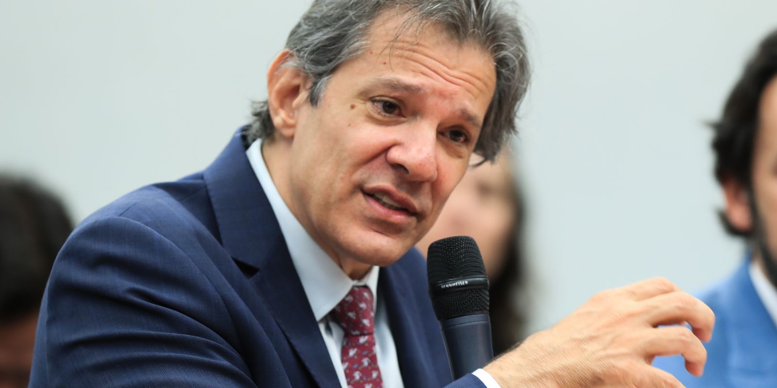 Haddad deve ir ao Senado explicar MP da compensação do PIS/Cofins