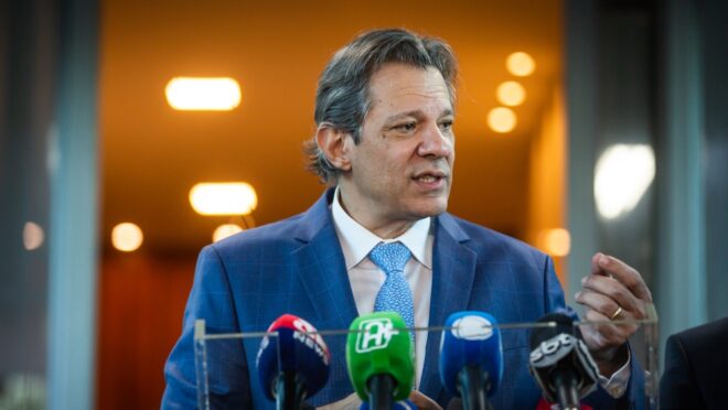 Haddad diz que Bolsonaro fez “pedaladas” e critica especulação do mercado