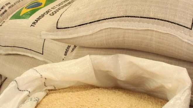 Insistência do governo em leilão de arroz não resiste aos números