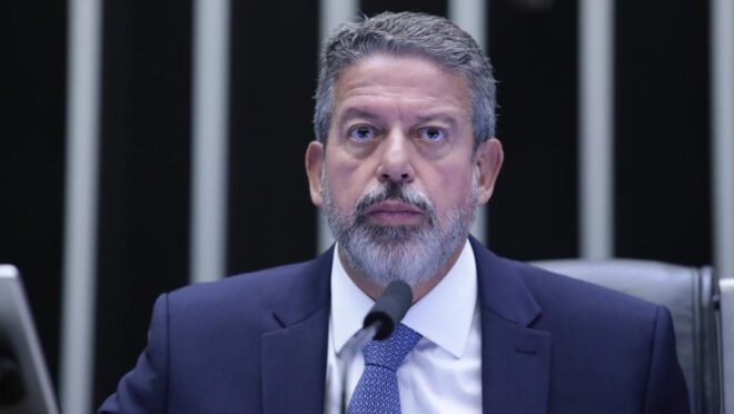 Lira ameaça não votar Mover se “taxa das blusinhas” for excluída no Senado