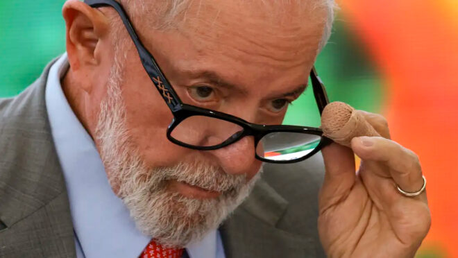 Lula diz que Brasil tem estabilidade de sobra. Fatos o desmentem