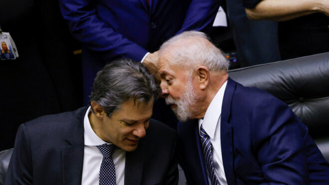 Lula minimiza crise e defende Haddad: “Extraordinário ministro”