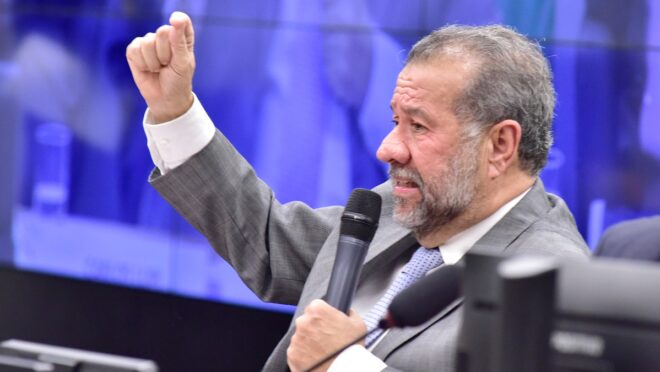 Lupi critica revisão de benefícios da Previdência para cortar gastos