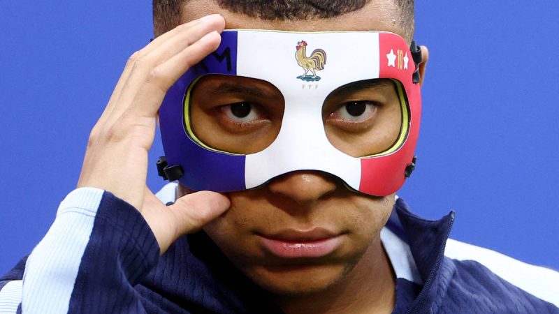 Mbappé treina com nova máscara após fraturar o nariz – 20/06/2024 – Esporte
