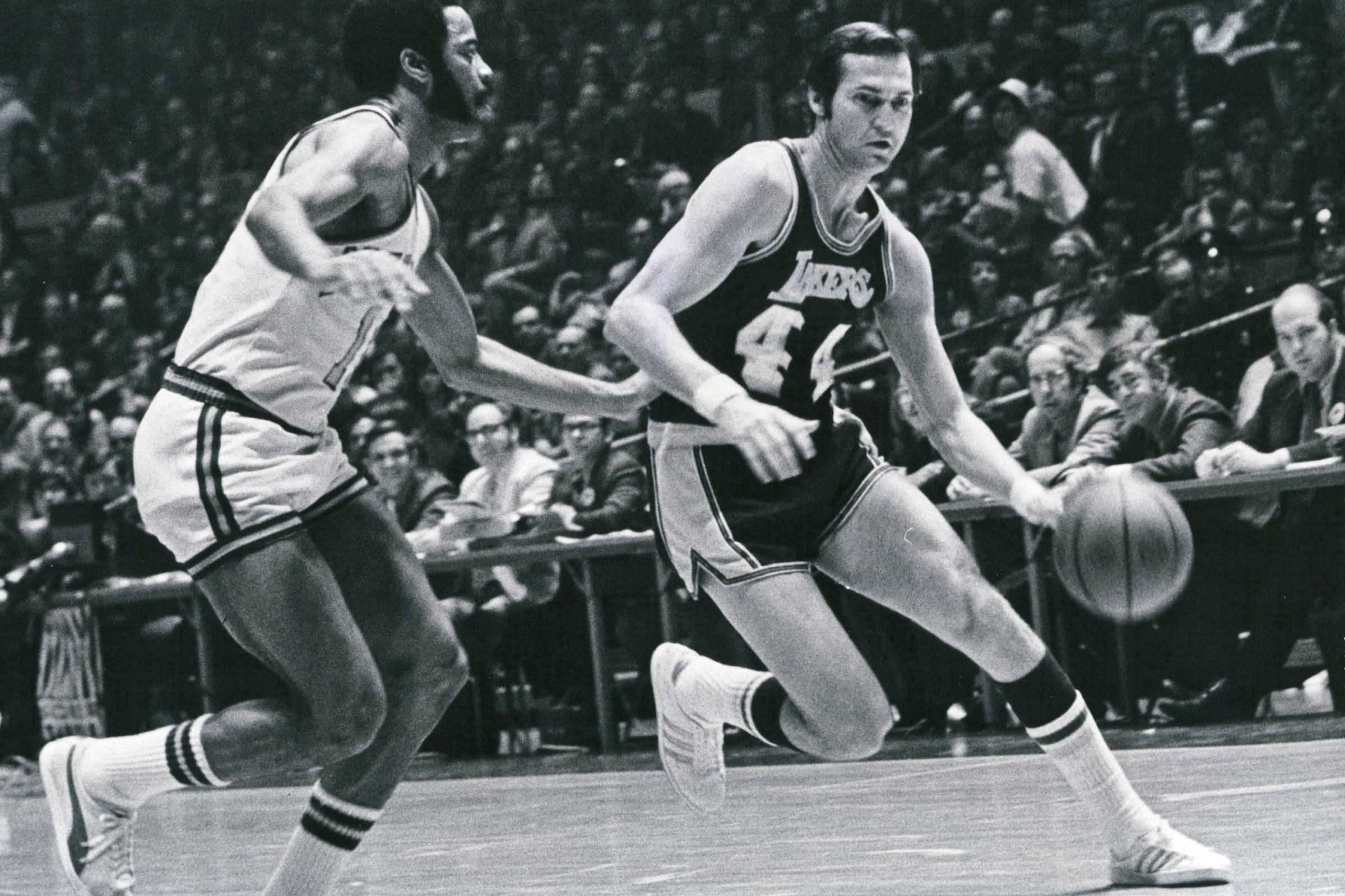 Morre Jerry West, 86, que inspirou o logo da NBA – 12/06/2024 – Esporte