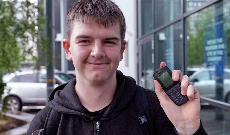 O que acontece quando adolescentes abrem mão de seus smartphones – 12/06/2024 – Tec