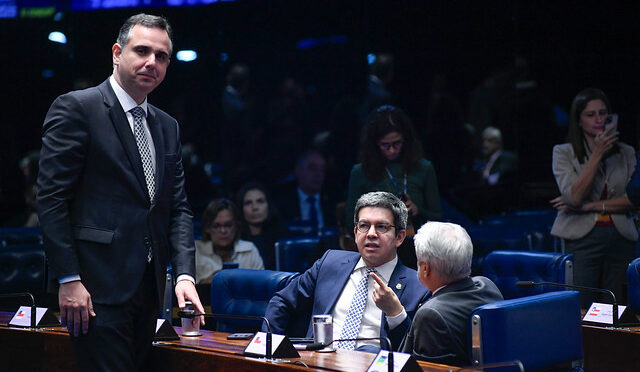 Pacheco anuncia acordo com Fazenda sobre dívida dos estados e desoneração