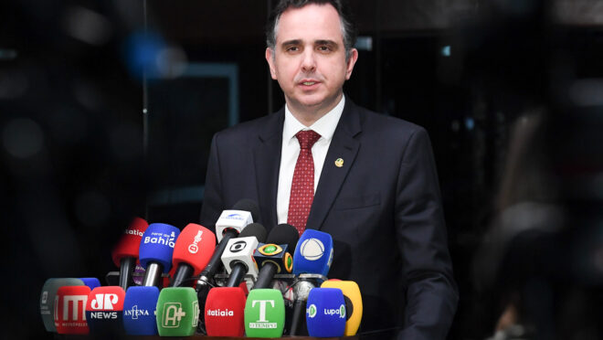 Pacheco descarta reonerar folha e avalia alternativas de compensação