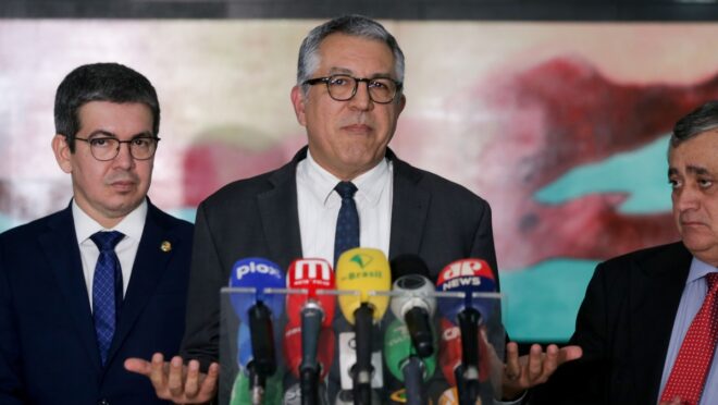 Padilha diz que Lula “acabou com gastança” de Bolsonaro e não mudará arcabouço
