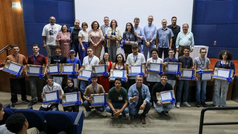 Prefeitura de Indaiatuba realiza formatura para jovens do curso de Python