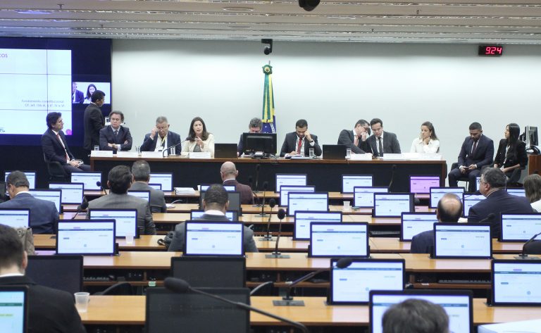 Representantes de bares, restaurantes e hotéis querem alíquotas menores de novos tributos sobre o consumo – Notícias