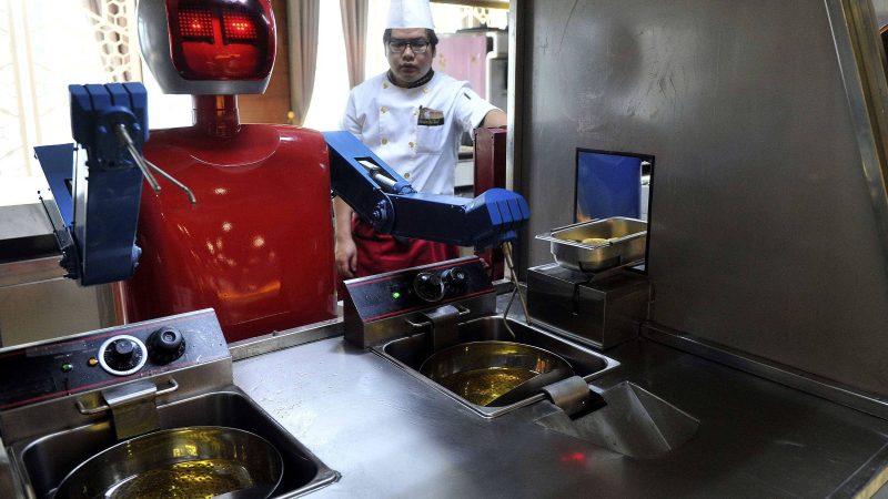 Robôs ganham movimentos sutis e avançam nas cozinhas de restaurantes – 06/06/2024 – Tec