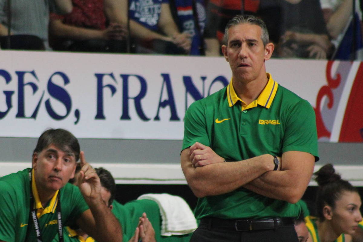Técnico da seleção de basquete pede demissão – 27/06/2024 – Esporte