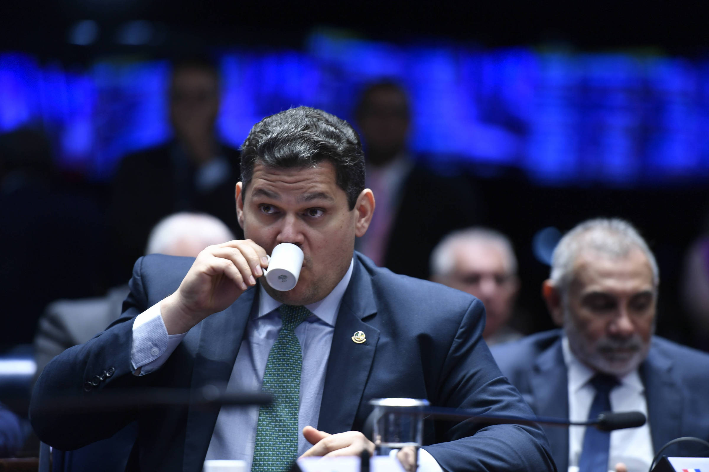 Vídeo:Alcolumbre sobre estar distante do futebol: vascaíno – 19/06/2024 – Brasília Hoje