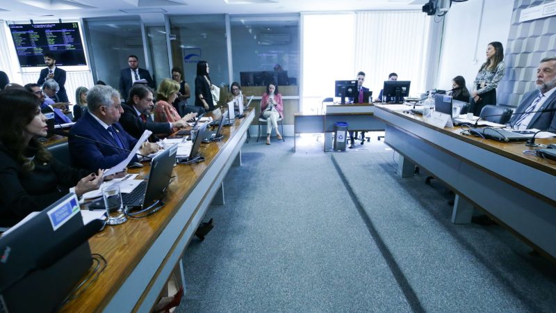 Votação do Novo Ensino Médio é adiada novamente em comissão do Senado