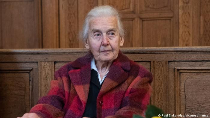 “Vovó nazista” de 95 anos volta a ser julgada na Alemanha