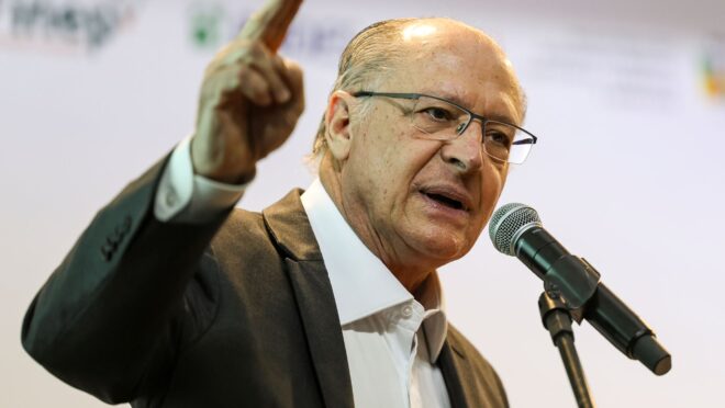 Alckmin defende inclusão de armas no “imposto do pecado”