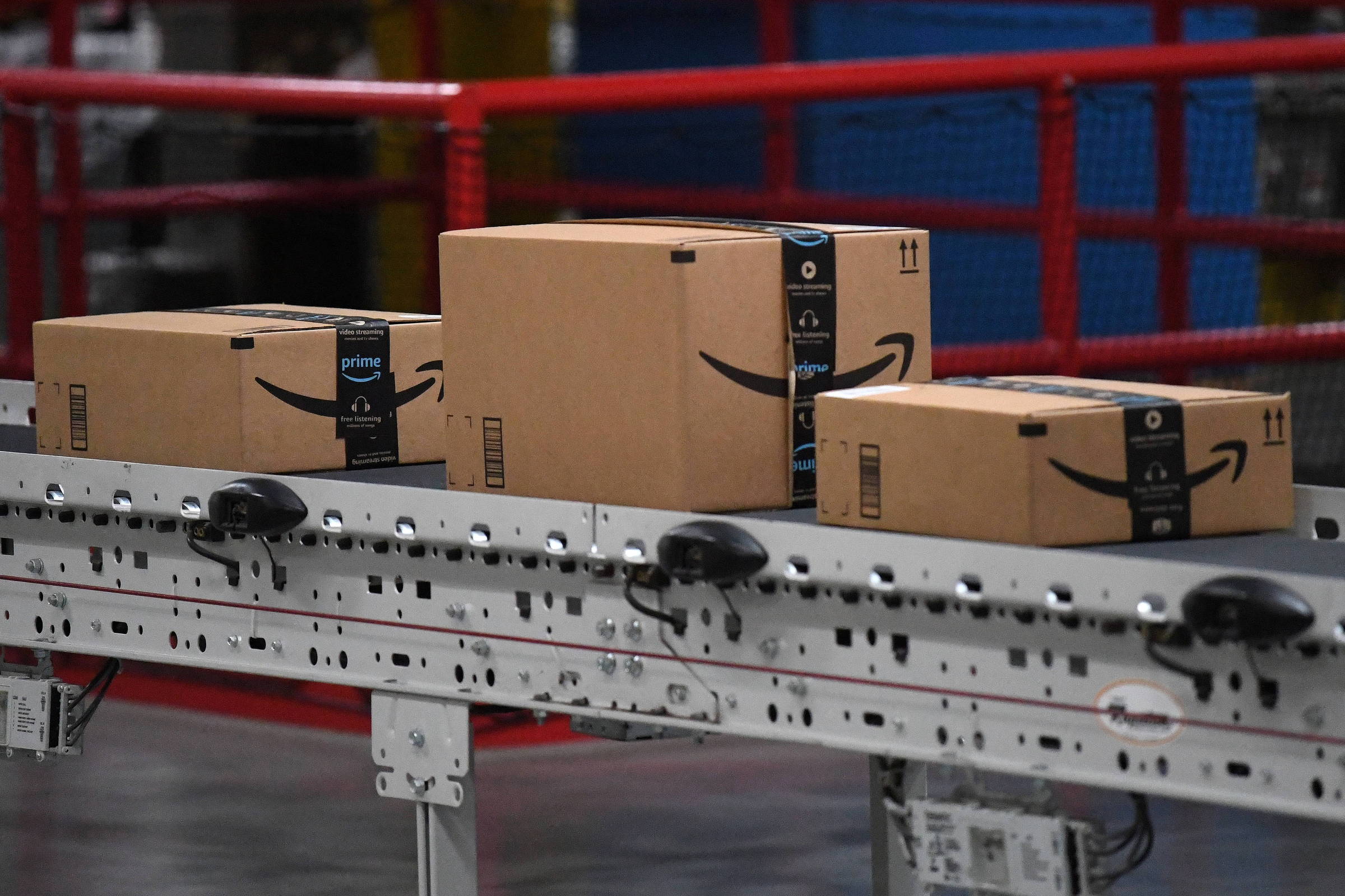 Anatel: Amazon ganha liminar para vender celular pirata – 06/07/2024 – Tec