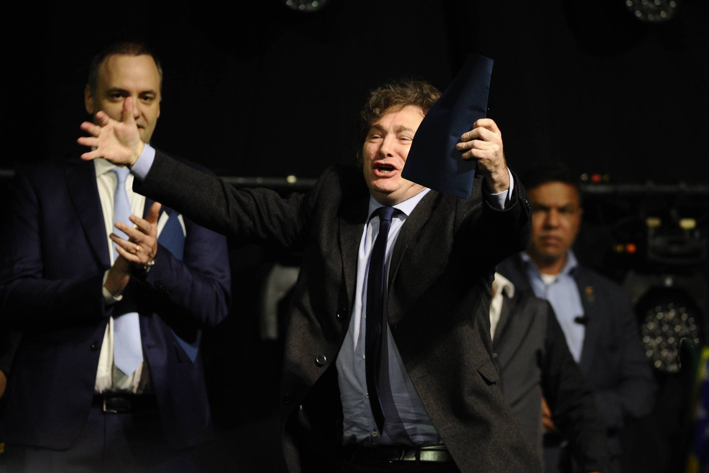 Bravata de Milei contra Lula é estratégia de comunicação – 08/07/2024 – Encaminhado com Frequência