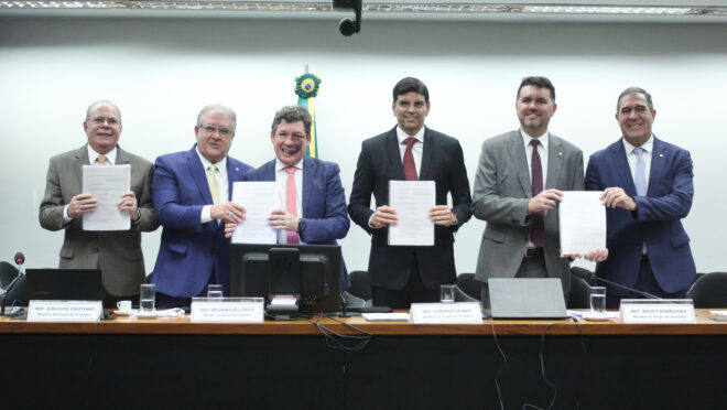 Câmara tenta evitar que Brasil tenha o maior imposto do mundo