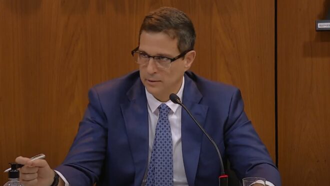 Conselho de economistas se revolta com prêmio a Campos Neto