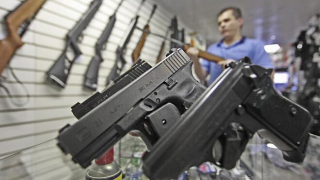 Coletivos querem mais imposto para a compra de armas de fogo