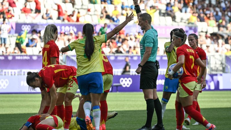 Com Marta expulsa e em prantos, Brasil perde para Espanha – 31/07/2024 – Esporte