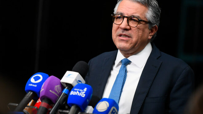 Compensação da desoneração deve ser definida nesta terça, diz Padilha