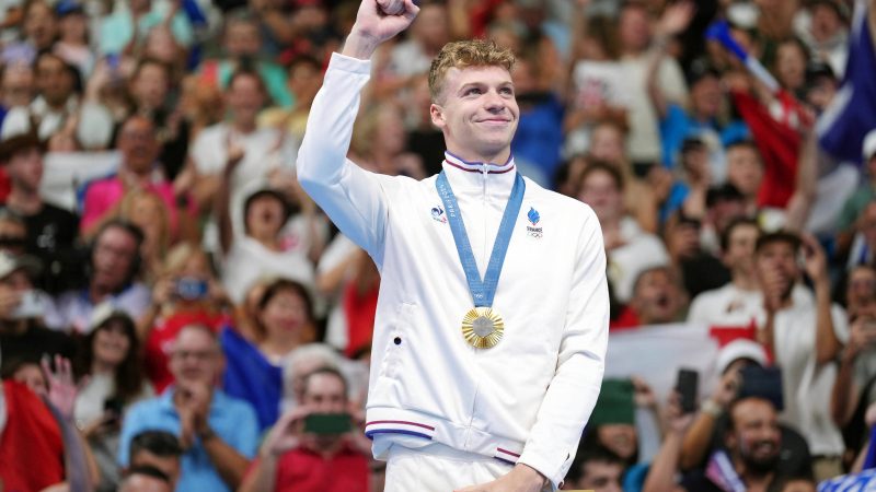 Conheça Léon Marchand, o Phelps francês, xodó em Paris-24 – 31/07/2024 – Esporte
