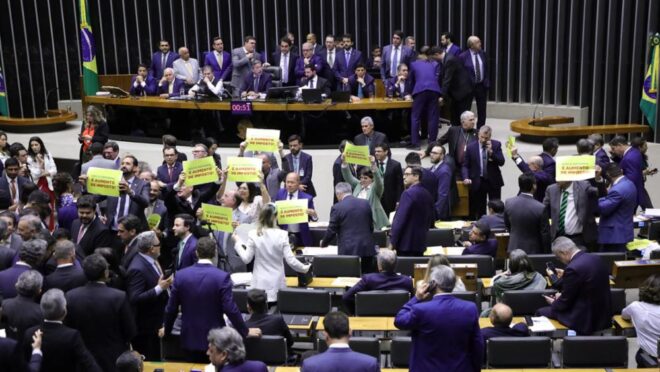Deputados do PL contrariam orientação do partido
