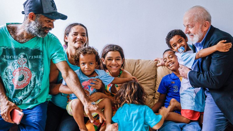 Famílias recebem indenizações por “prédios-caixão” em Pernambuco