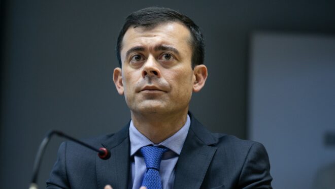 Secretário do governo volta a pedir mais controle com gastos