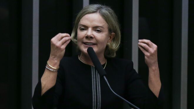 Gleisi ataca mercado financeiro e diz que Lula não mudou de tom
