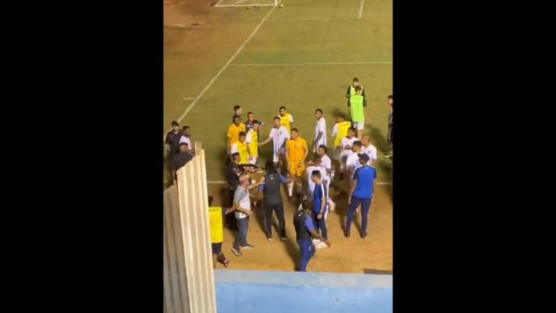 Mãe diz que goleiro baleado desmaiou em campo – 11/07/2024 – Esporte